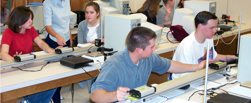 Students working in physics classroom.