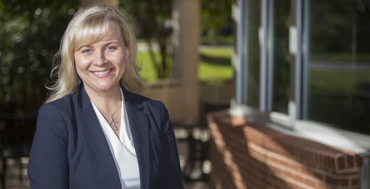 Dr. Heather Hall, who was named interim dean of the USA College of Nursing, earned her bachelor’s and master’s degrees in nursing from South and her Ph.D. from the University of Tennessee Health Science Center. data-lightbox='featured'